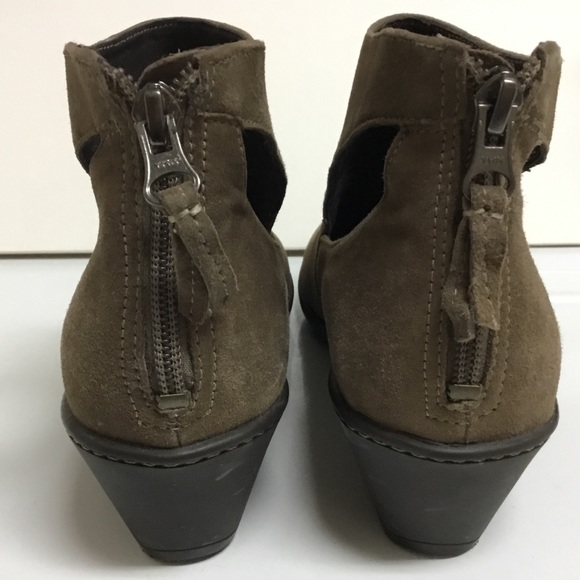 Dansko Bonita tan suede ankle boot with cut outs / EUC - Picture 10 of 16